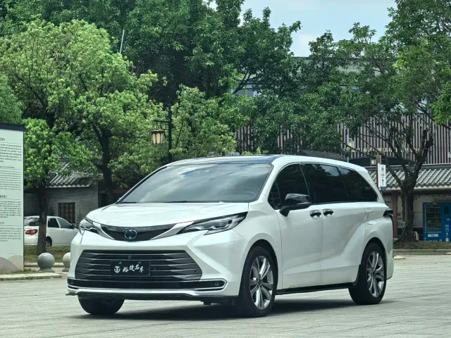 Фотография автомобиля — Toyota Sienna