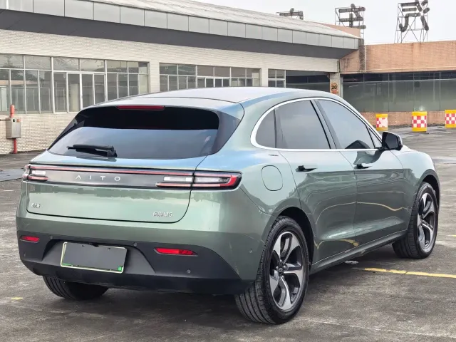 Aito M5 — Фото автомобиля 6