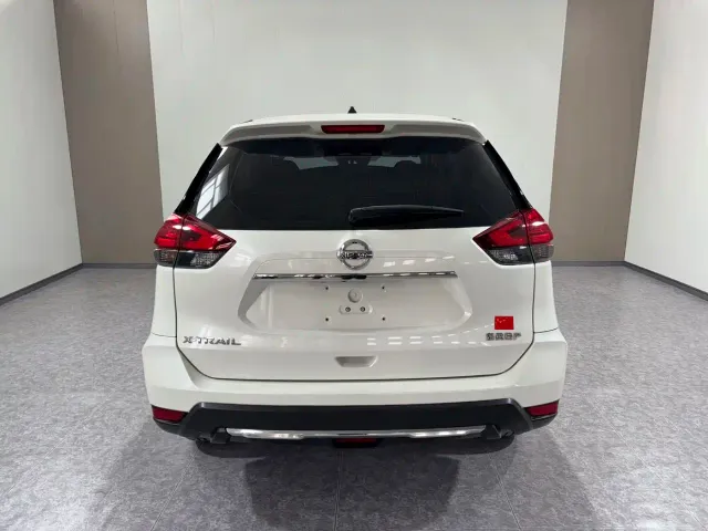 Nissan X-Trail — Фото автомобиля 4