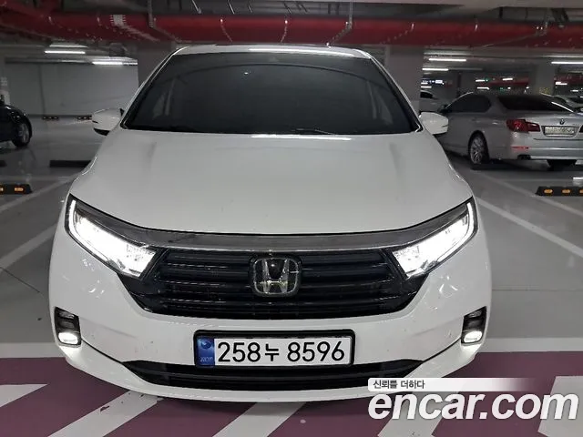 Honda Odyssey — Фото автомобиля 3