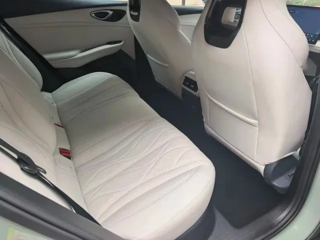 BYD Seal 06 GT — Фото автомобиля 9