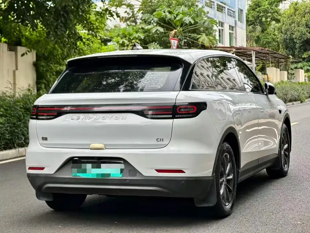 Leapmotor C11 — Фото автомобиля 7
