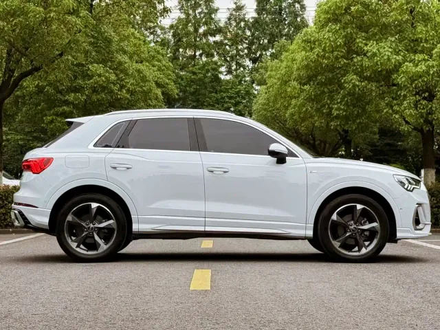 Audi Q3 — Фото автомобиля 4