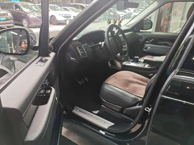 Land Rover Range Rover — Фото автомобиля 3
