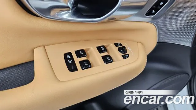 Volvo XC90 Generation 2 — Фото автомобиля 30