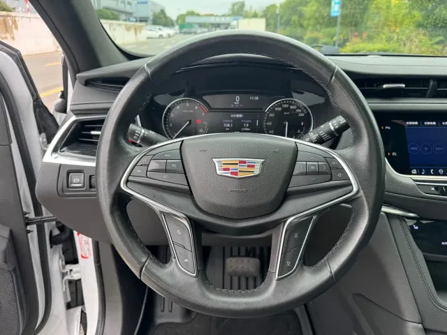 Cadillac XT5 — Фото автомобиля 12