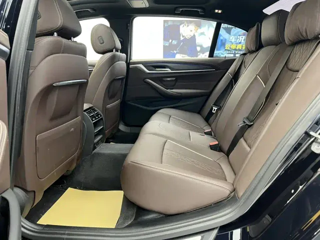 BMW 5 Series — Фото автомобиля 21
