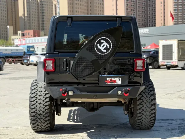 Jeep Wrangler — Фото автомобиля 7