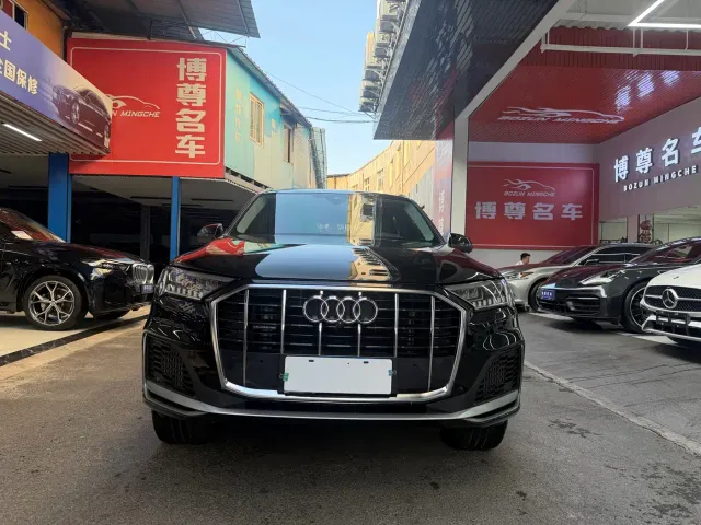 Audi Q7 — Фото автомобиля 2