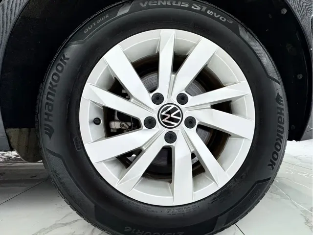 Volkswagen Passat — Фото автомобиля 20