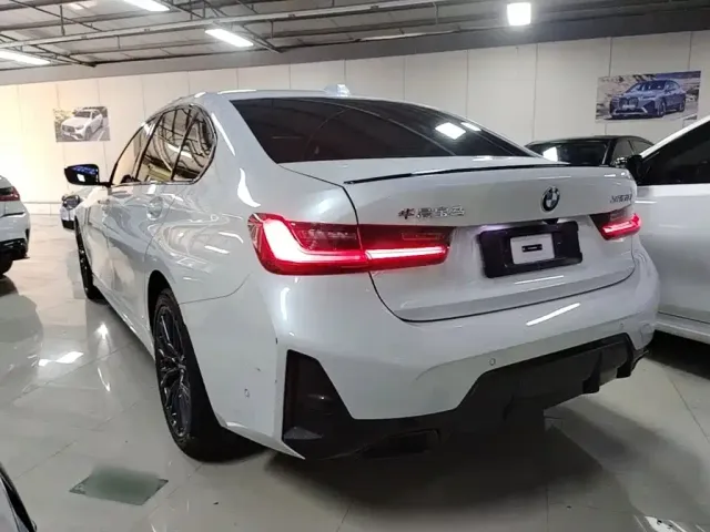 BMW 3 Series — Фото автомобиля 4
