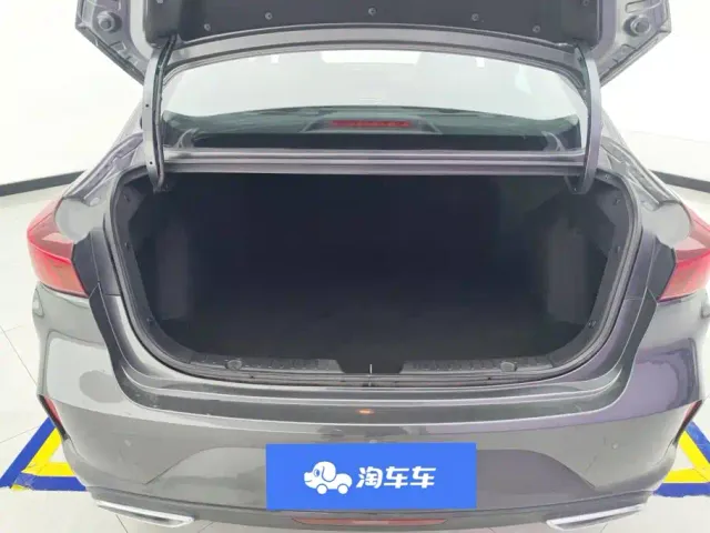 Changan Eado — Фото автомобиля 4