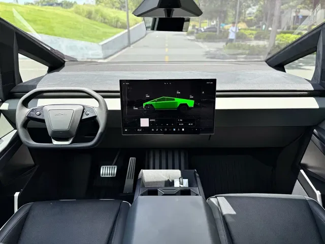 Tesla Cyber Off-Road Traveler — Фото автомобиля 16