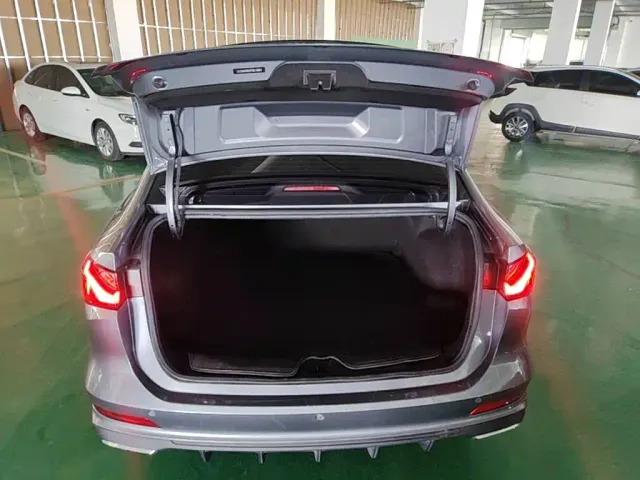 Roewe i5 — Фото автомобиля 22