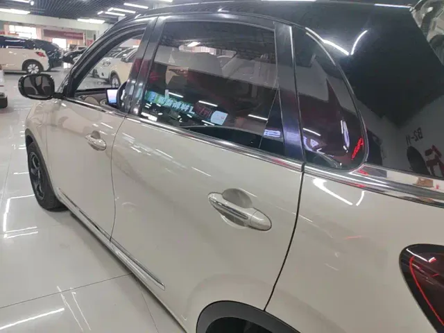 Wuling Bingo — Фото автомобиля 4
