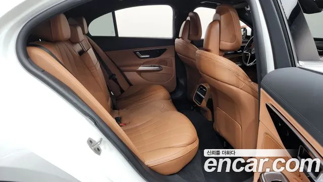 Mercedes-Benz E-Class W214 — Фото автомобиля 11