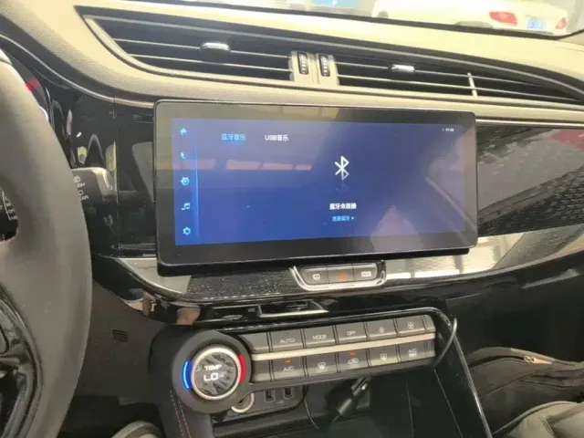 Dongfeng Fengshen AX7 — Фото автомобиля 12