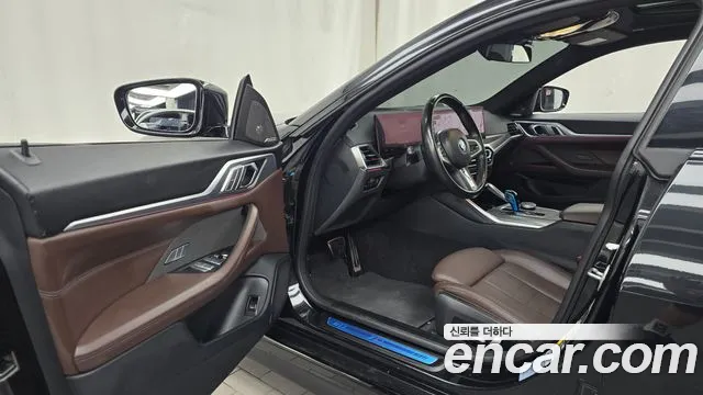 BMW i4 — Фото автомобиля 10
