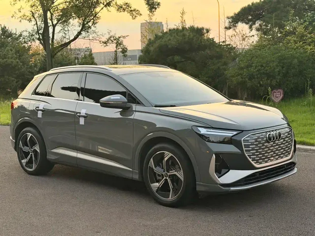 Audi Q4 e-tron — Фото автомобиля 3