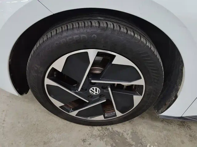 Volkswagen ID.3 — Фото автомобиля 22