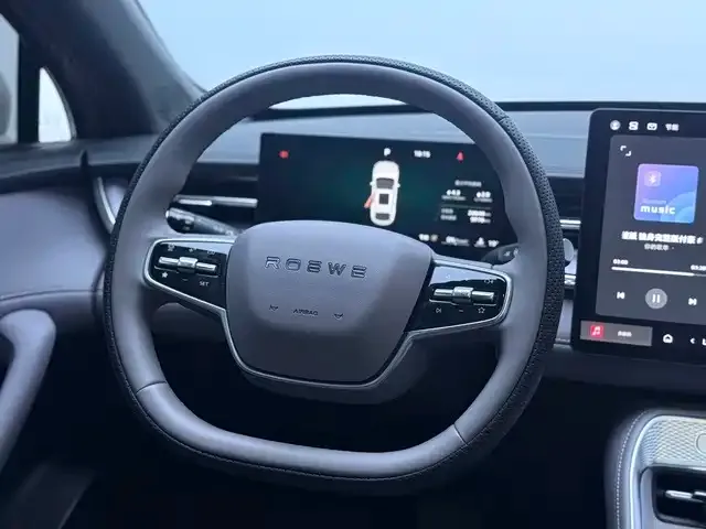 Roewe M7 DMH — Фото автомобиля 7