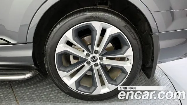 Audi Q7 55 TFSI quattro Premium — Фото автомобиля 19