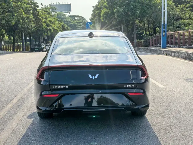 Wuling Starlight — Фото автомобиля 17