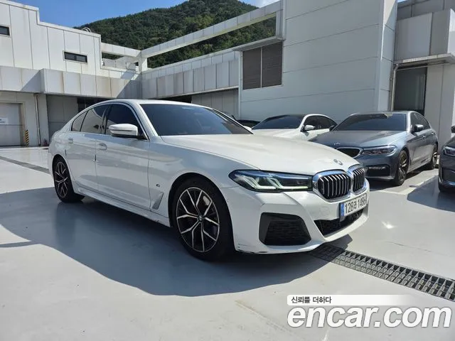 BMW 5 Series G30 — Фото автомобиля 3