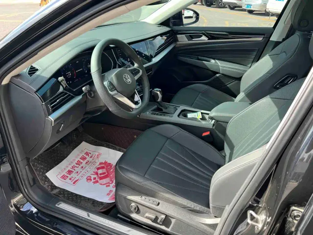 Volkswagen Passat — Фото автомобиля 3