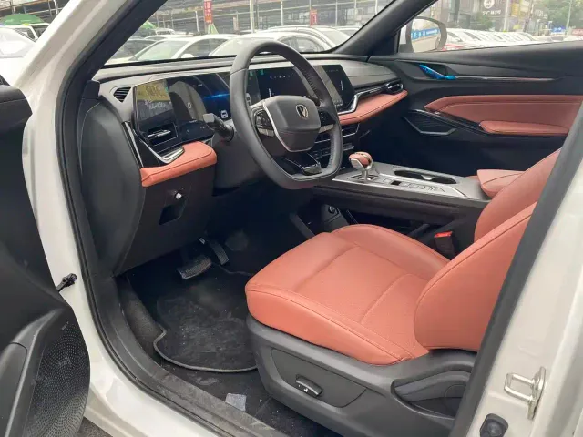 Changan X5 Plus — Фото автомобиля 8
