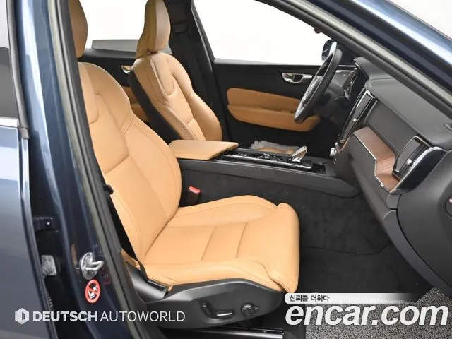 Volvo XC60 Generation 2 — Фото автомобиля 10