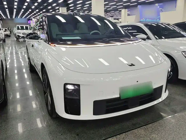 Li Auto i6 — Фото автомобиля 3