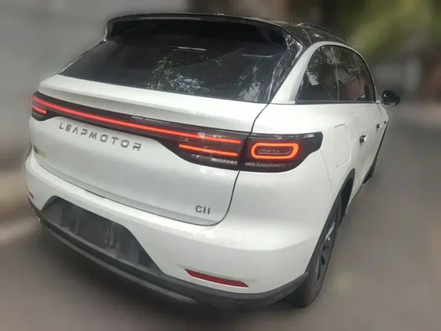 Leapmotor C11 — Фото автомобиля 6
