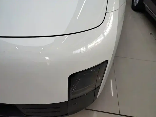 Li Auto MEGA — Фото автомобиля 23