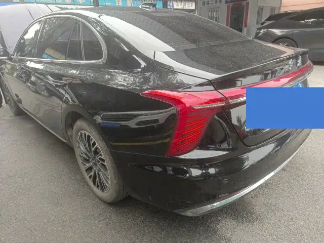 Hongqi H5 — Фото автомобиля 11