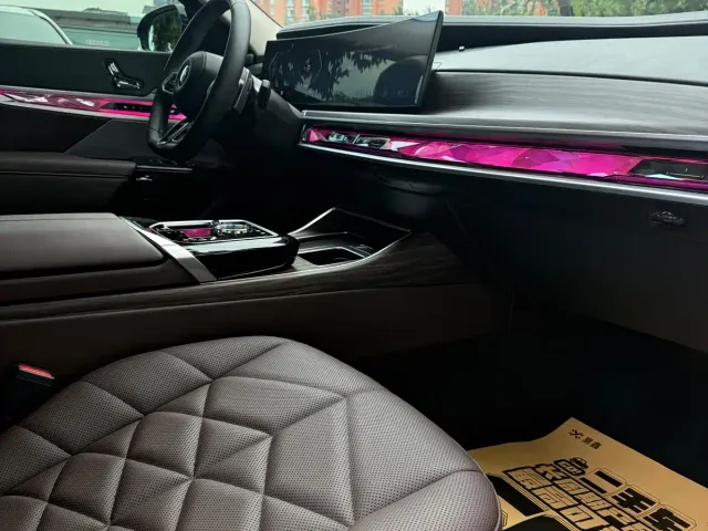 BMW 7 Series — Фото автомобиля 15