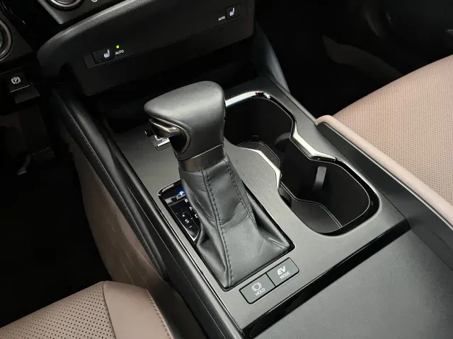 Lexus ES — Фото автомобиля 17