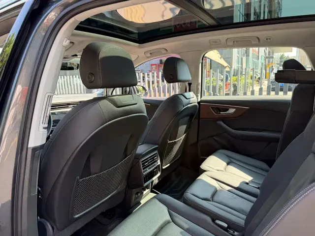 Audi Q7 — Фото автомобиля 11