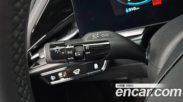 Kia Niro — Фото автомобиля 25