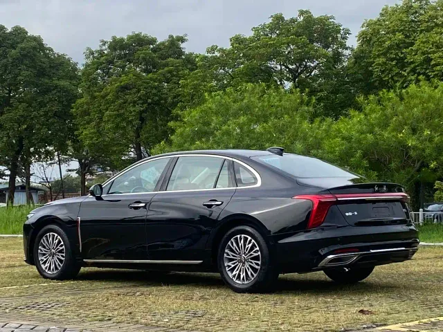 Hongqi H5 — Фото автомобиля 6
