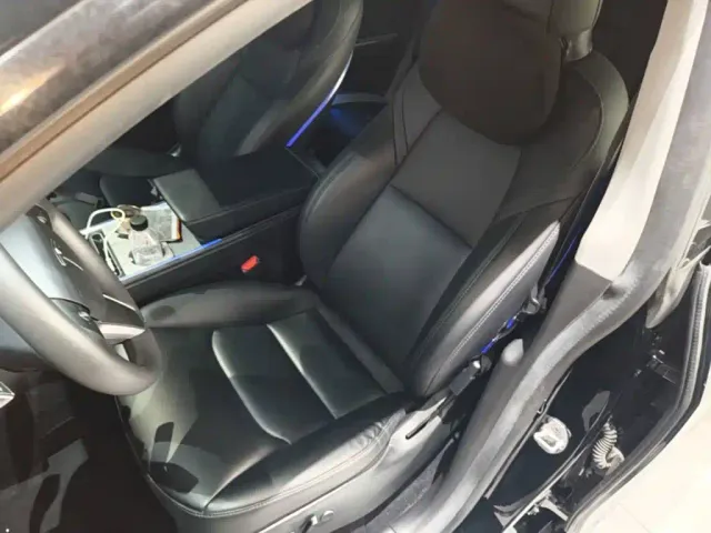 Tesla Model Y — Фото автомобиля 14