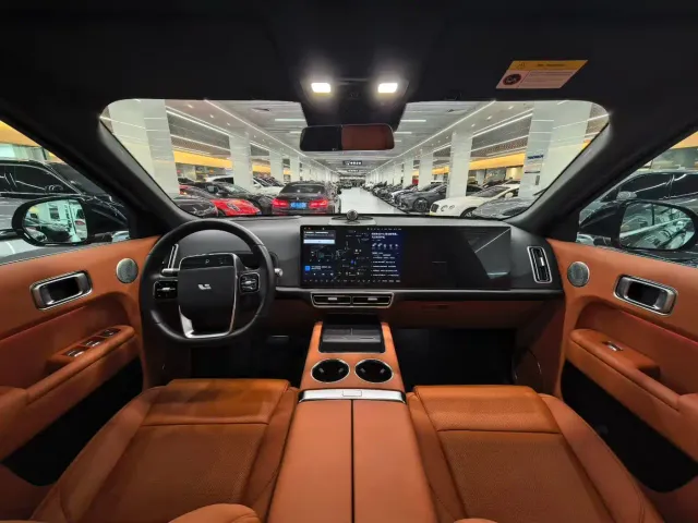Li Auto L9 — Фото автомобиля 15