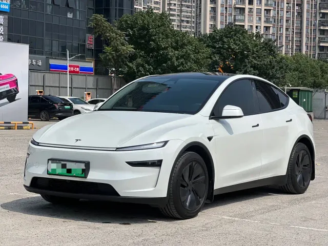 Фотография автомобиля — Tesla Model Y