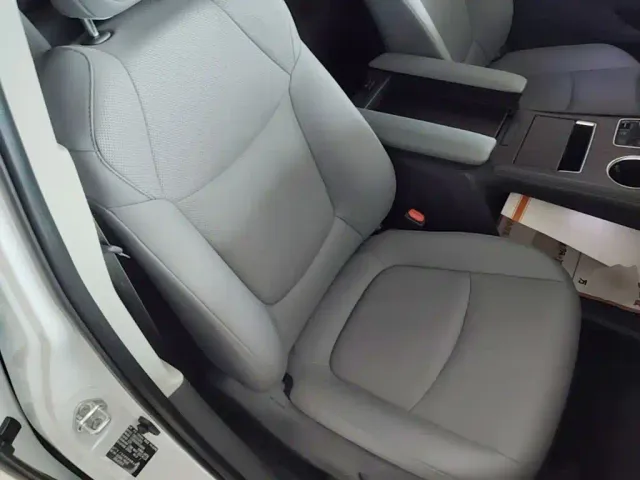 Toyota Toyota Sienna 2023 2.5L Hybrid Luxury Edition — Фото автомобиля 24