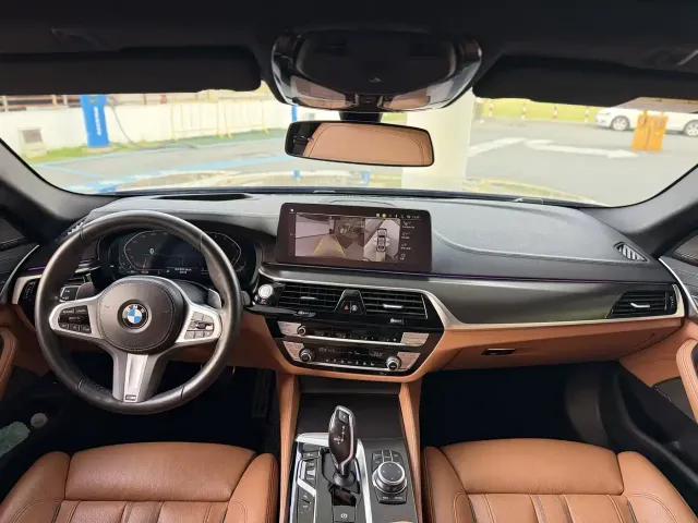 BMW 5 Series — Фото автомобиля 10