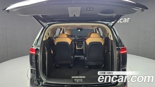 Kia Carnival Generation 4 — Фото автомобиля 20