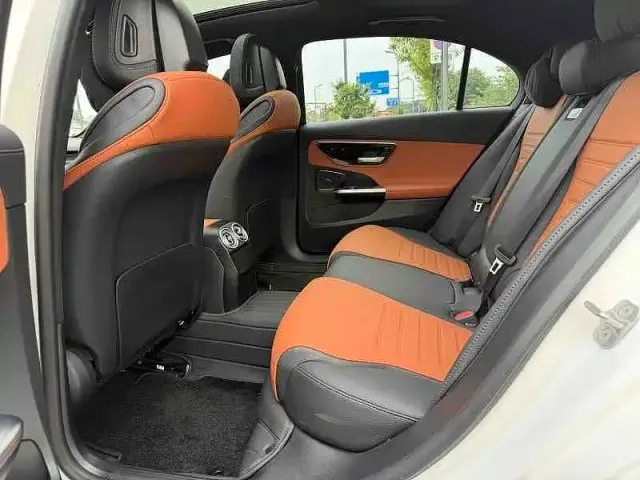 Mercedes-Benz C-Class — Фото автомобиля 7