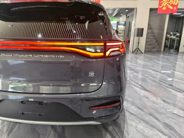 BYD Tang — Фото автомобиля 29