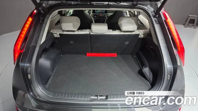Kia Niro — Фото автомобиля 26