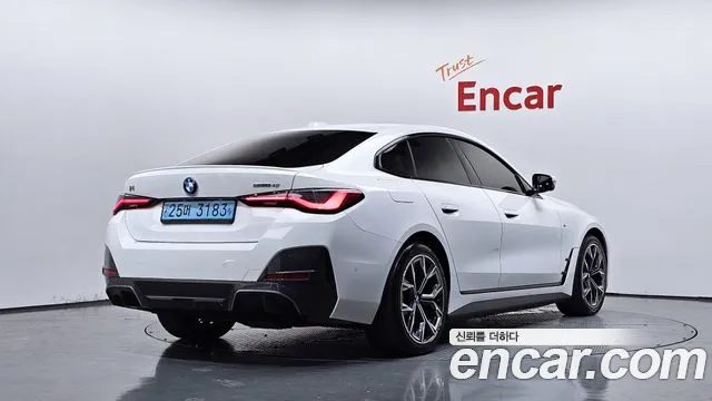 BMW i4 — Фото автомобиля 2
